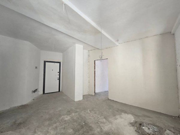 SHITET APARTAMENT  1+1 PRANE PAZARIT TE RI  150.000 €