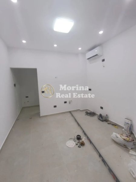 Tirane, jepet me qera ambjent biznesi Kati 1, 22 m² 400 € (Qender, Pazari Ri)