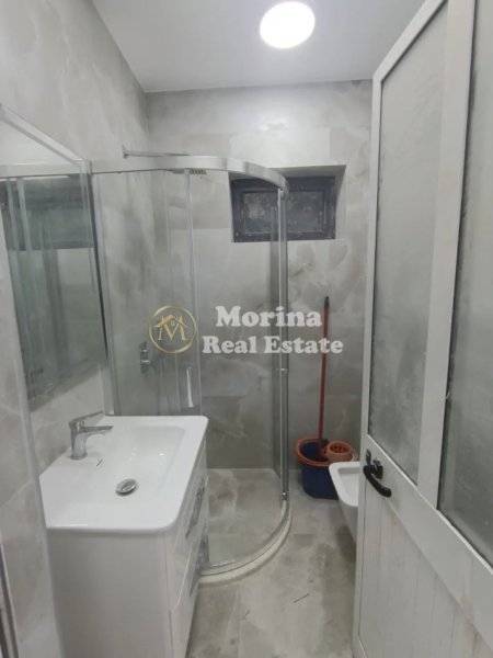 Tirane, jepet me qera ambjent biznesi Kati 1, 22 m² 400 € (Qender, Pazari Ri)