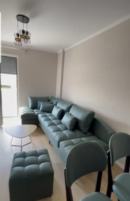 Tirane, jepet me qera apartament 1+1 Kati 5, 500 € 