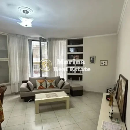 Tirane, shitet apartament 1+1 Kati 3, 81 m² 178.860 € (Ali Demi)