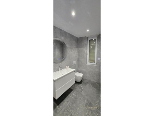 Tirane, jepet me qera apartament 2+1 Kati 2, 115 m² 750 € (Liqeni i Farkes)