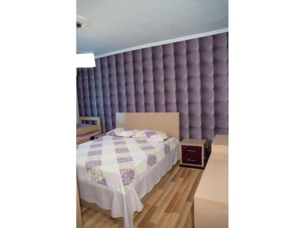 Tirane, jepet me qera apartament 1+1 Kati 3, 59 m² 525 € (Rr. Irfan Tomini)