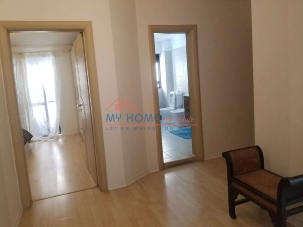 Tirane, jepet me qera apartament 2+1+Ballkon Kati 3, 112 m² 800 € (Blloku)
