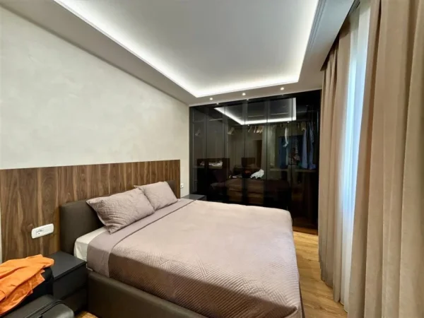 Tirane, jepet me qera apartament 1+1 Kati 8, 72 m² 750 € (RRUGA KAVAJES)