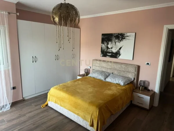 Tirane, jepet me qera apartament 2+1 Kati 2, 145 m² 500 € (VILAT ARABE NE LINZE)