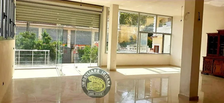 Kavaje, jepet me qera magazine Kati 1, 200 m² 309 € (Kavaje,afer qendres)