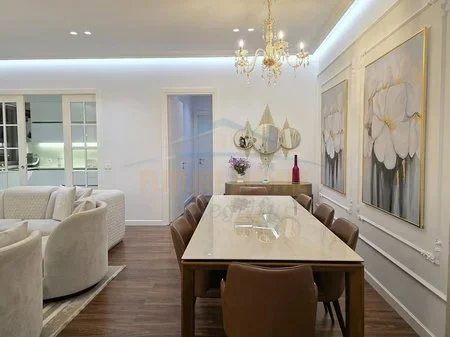 Tirane, shitet apartament 3+1 Kati 8, 201 m² 750.000 € (Rruga e Kavajes)