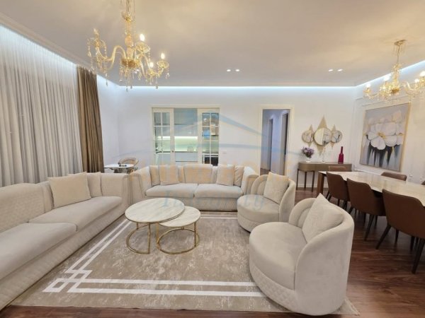 Tirane, shitet apartament 3+1+Ballkon Kati 8, 201 m² 750.000 € (Kompleksi Delijorgji, Tiranë)