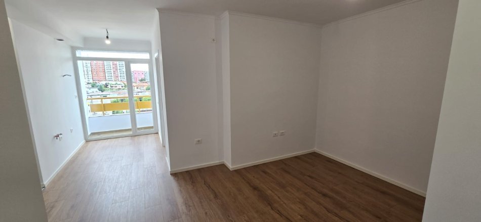 Tirane, shitet apartament 1+1 Kati 7, 53 m² 115.000 € (Rruga Irfan Tomini)