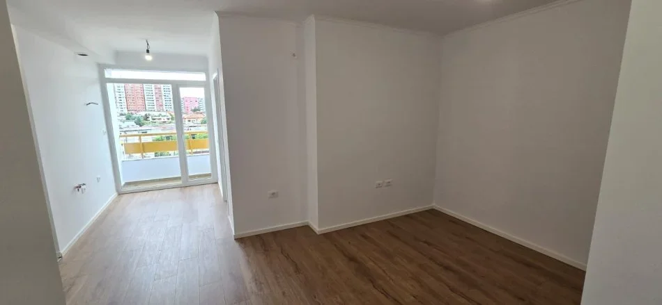Tirane, shitet apartament 1+1 Kati 7, 53 m² 115.000 € (Rruga Irfan Tomini)