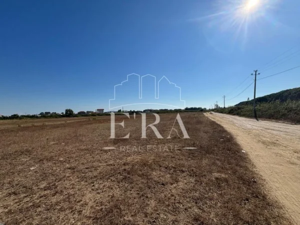 Durres, shitet toke , 30.500 m² 1.525.000 € (Sektor Rinia)