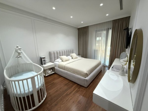 Tirane, shitet apartament 3+1+Ballkon , 202 m² 750.000 € 