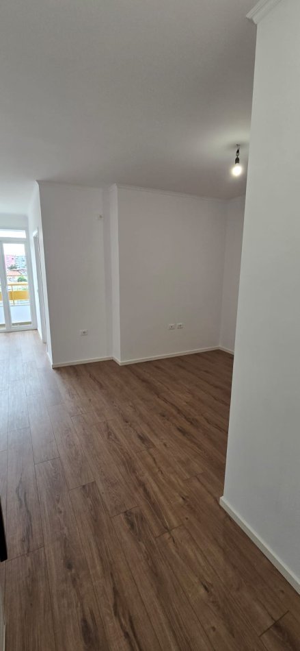 Tirane, shitet apartament 1+1 Kati 7, 53 m² 115.000 € (Rruga Irfan Tomini)