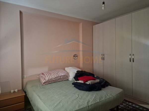 Tirane, shitet apartament 2+1+Ballkon Kati 4, 115 m² 220.000 € (prane shkolles 4 Deshmoret, Tirane)