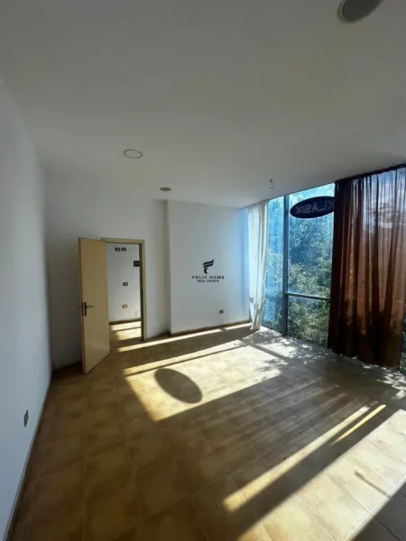 Tirane, shitet zyre Kati 1, 42 m² 66.000 € (PORCELAN)