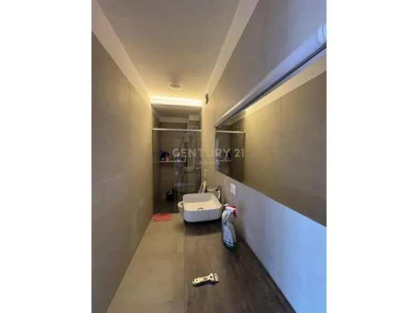 Tirane, jepet me qera apartament 1+1 Kati 9, 60 m² 800 €