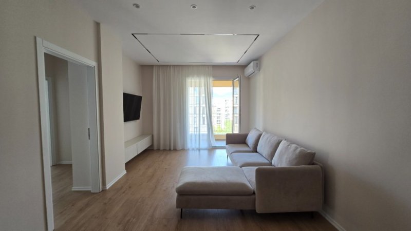 Tirane, jepet me qera apartament 2+1+Ballkon Kati 6, 800 € (Ish-Fusha Aviacionit)