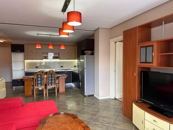 Tirane, jepet me qera apartament 2+1+Ballkon Kati 2, 82 m² 650 € (Kopshtit Botanik)