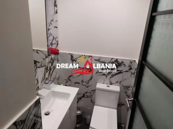 Tirane, jepet me qera apartament 2+1 , 100 m² 700 € (te Kodra e Diellit prane Big Market)