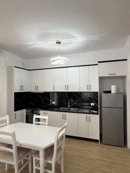 Tirane, jepet me qera apartament 2+1 Kati 2, 80 m² 550 € (Rruga Sokrat Miho)