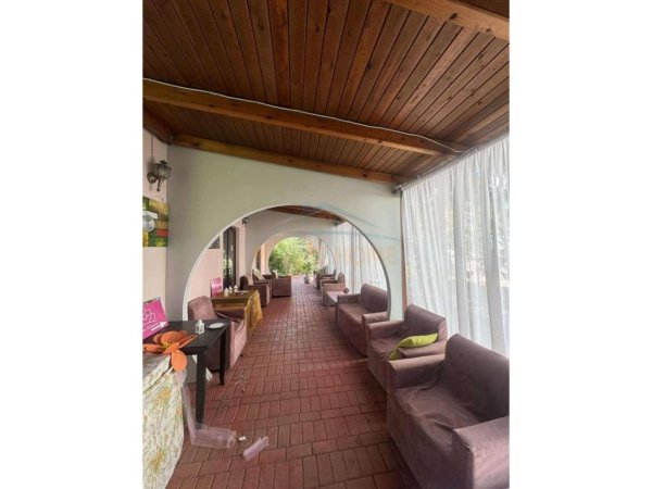 Tirane, jepet me qera ambjent biznesi Kati 0, 40 m² 400 € 