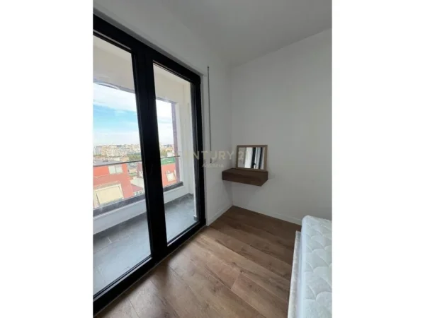 Tirane, jepet me qera apartament 1+1 Kati 9, 60 m² 800 € (Komuna Parisit)