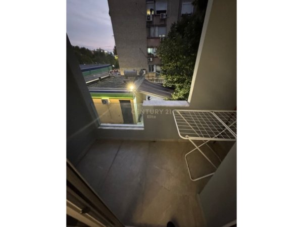 Tirane, jepet me qera apartament 2+1 Kati 1, 81 m² 850 € (Ministria e jashtme)