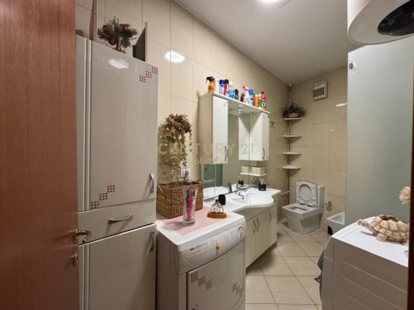 Tirane, jepet me qera apartament 1+1 Kati 5, 75 m² 730 € (AIR ALBANIA)