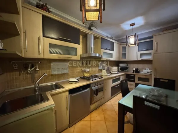 Tirane, jepet me qera apartament 1+1 Kati 5, 75 m² 730 € (AIR ALBANIA)