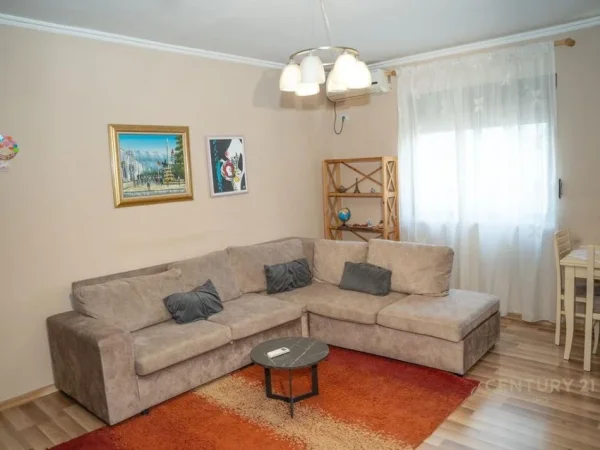 Tirane, jepet me qera apartament 1+1 Kati 3, 59 m² 525 € (Rrugën Irfan Tomini)