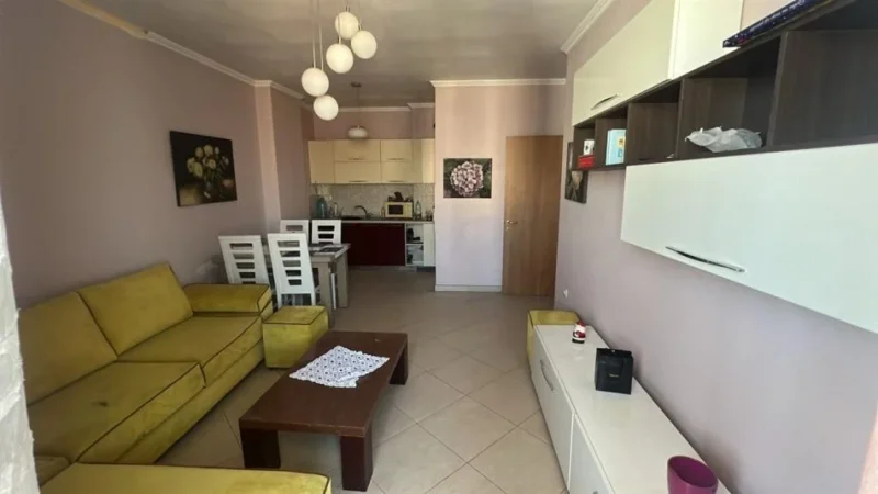 Tirane, jepet me qera ambjent biznesi Kati 0, 140 m² 1.000 € (TEG)