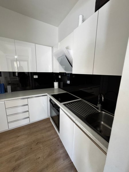 Jepet me Qira Apartament 1+1 Tek Pazari i Ri, 550 €uro