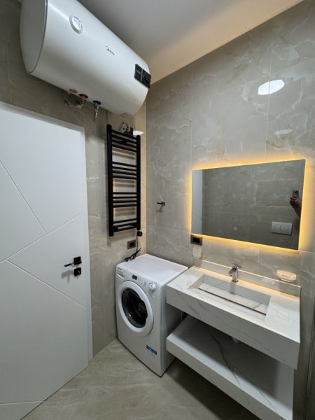 Tirane, jepet me qera apartament 1+1 Kati 7, 70 m² 600 € 