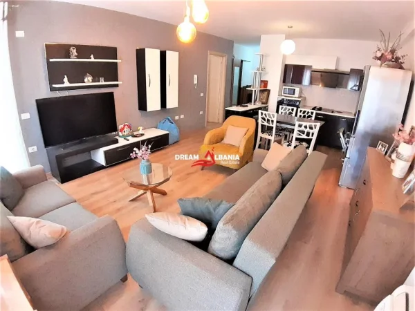 Shqiperi, jepet me qera 3+1 , 115 m² 800 € (tek kompleksi Kontakt)