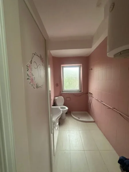 Tirane, jepet me qera zyre Kati 2, 70 m² 500 € (Rruga Kavajes)