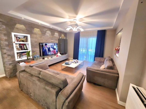 Tirane, shitet apartament 3+1 , 150 m² (rruga e bogdaneve)