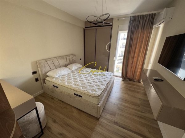Tirane, jepet me qera apartament 1+1 Kati 7, 70 m² 600 € (RRUGA NDRE MJEDA)