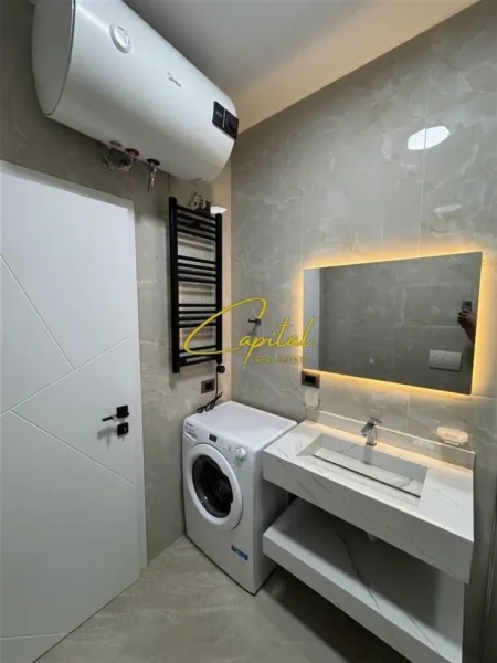 Tirane, jepet me qera apartament 1+1 Kati 7, 70 m² 600 € (RRUGA NDRE MJEDA)