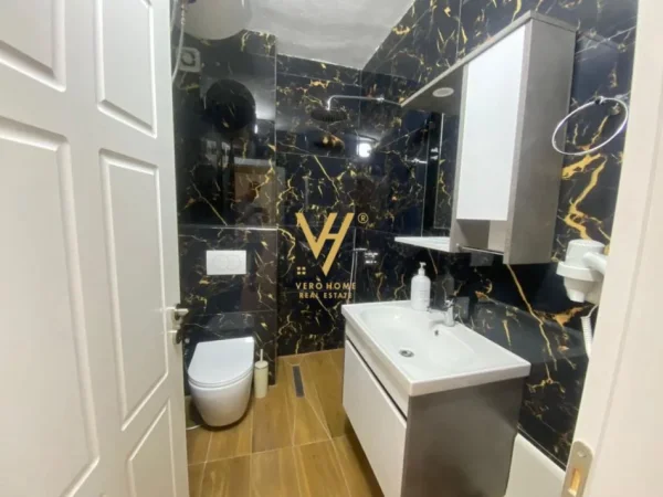 Tirane, jepet me qera apartament 2+1+Ballkon Kati 3, 80 m² 600 € (DOGANA)