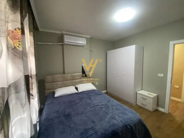Tirane, jepet me qera apartament 2+1+Ballkon Kati 3, 80 m² 600 € (DOGANA)