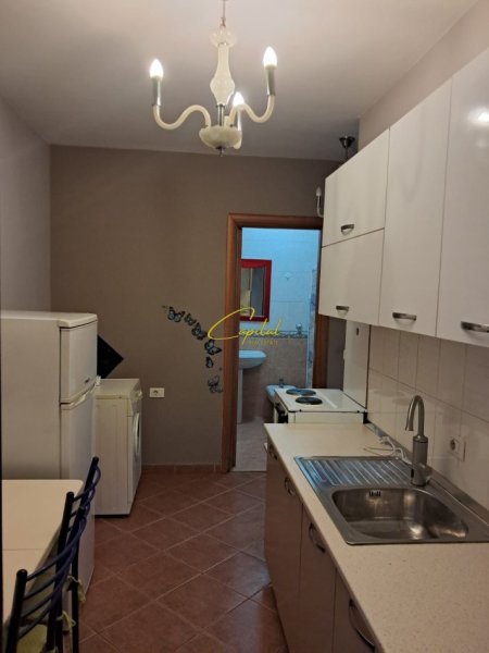 Tirane, jepet me qera apartament 1+1 Kati 2, 40 m² 500 € (500)