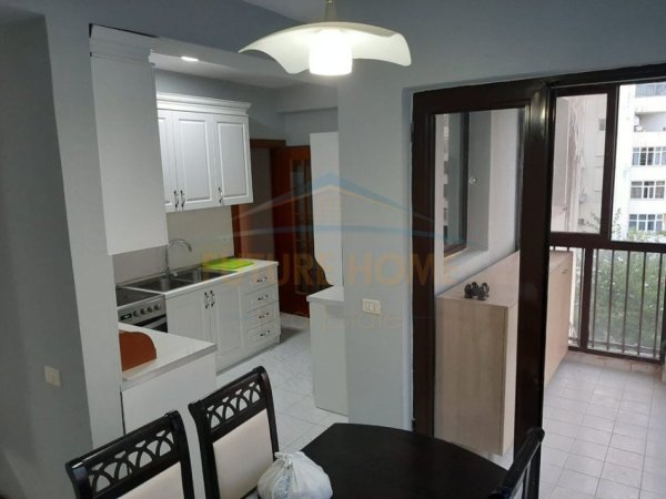 Tirane, shitet apartament 2+1+Ballkon Kati 4, 135 m² 175.000 € (Don Bosko)