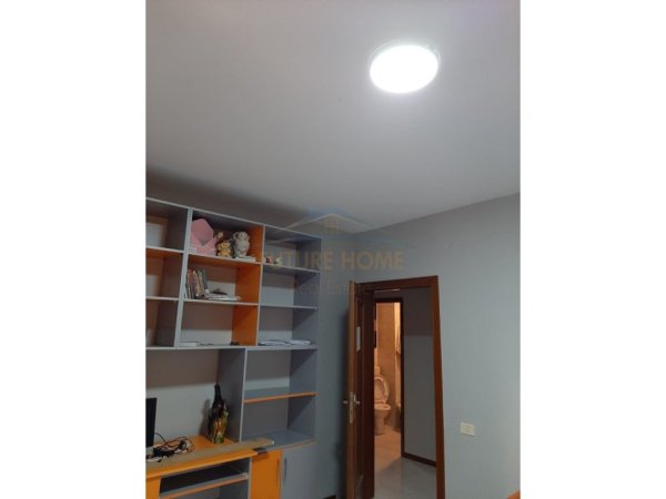 Tirane, shitet apartament 2+1+Ballkon Kati 4, 135 m² 175.000 € (Don Bosko)
