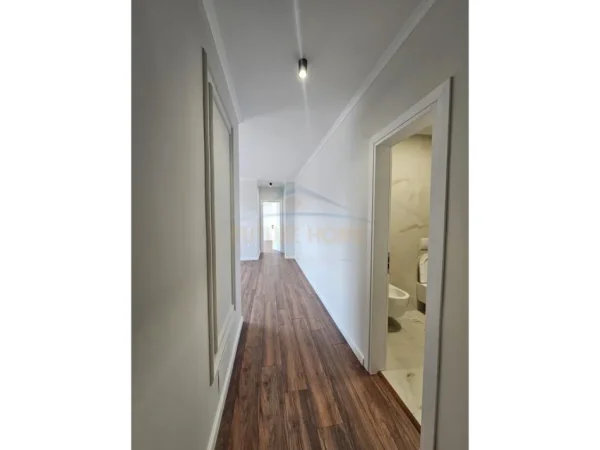 Durres, shitet apartament 2+1 Kati 9, 76 m² 125.000 € 