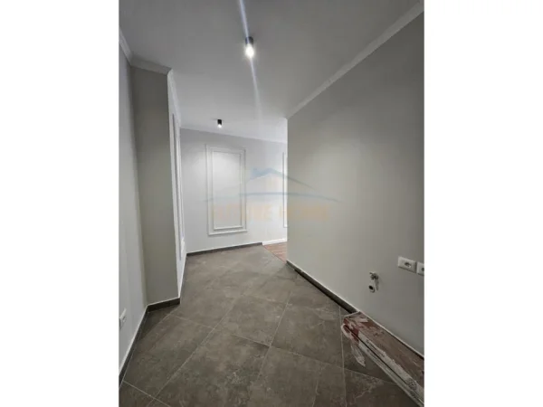 Durres, shitet apartament 2+1 Kati 9, 76 m² 125.000 € 