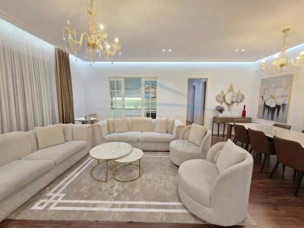 APARTAMENT 3+1+ 2 POSTE PARKIMI PER SHITJE, KOMPLEKSI DELIJORGJI