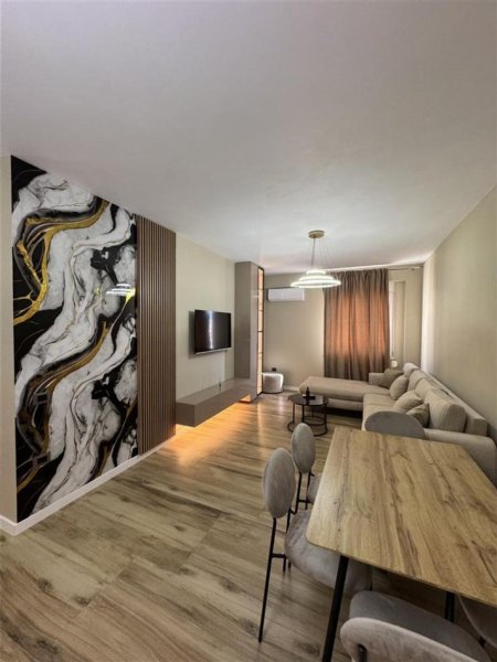 Tirane, jepet me qera apartament 1+1+Ballkon Kati 7, 70 m² 600 € (RRUGA E KAVAJES)