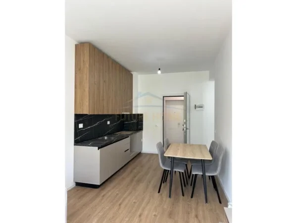Shitet, Apartament 1+1, OXA, Fresku, Tirane.
