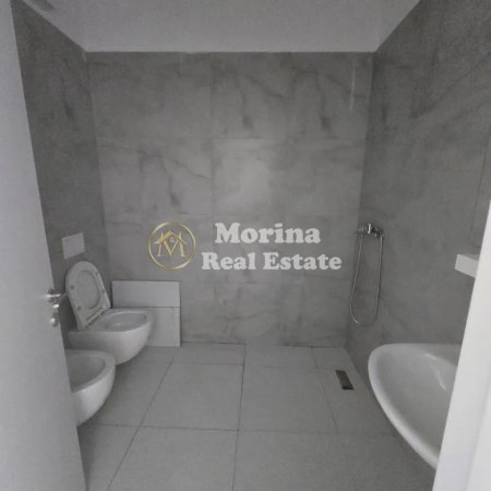 Tirane, jepet me qera apartament 1+1 Kati 5, 65 m² 400 € (Univers City)